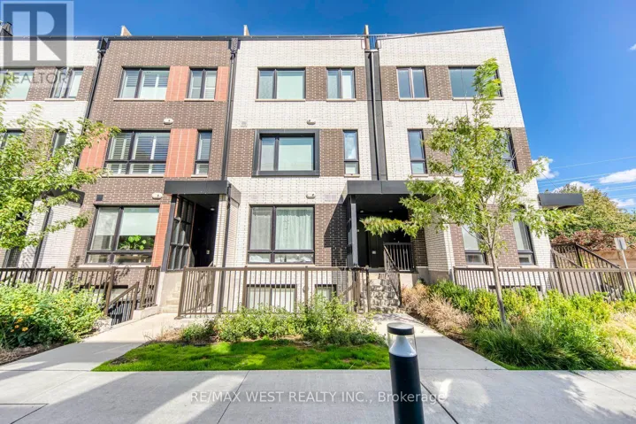 3 - 40 ED CLARK GARDENS BOULEVARD, Toronto (Weston-Pellam Park), Ontario M6N0B5