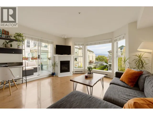 303 225 E 19TH AVENUE, Vancouver, British Columbia V5V1J3