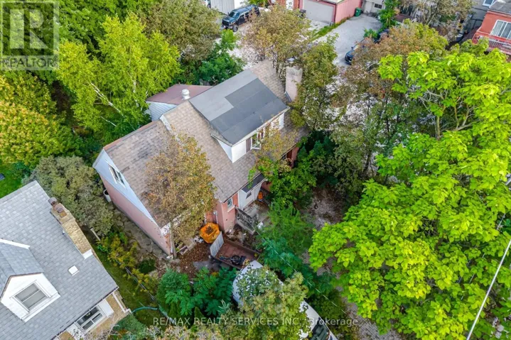 7 ASHBOURNE DRIVE, Toronto (Islington-City Centre West), Ontario M9B4H1