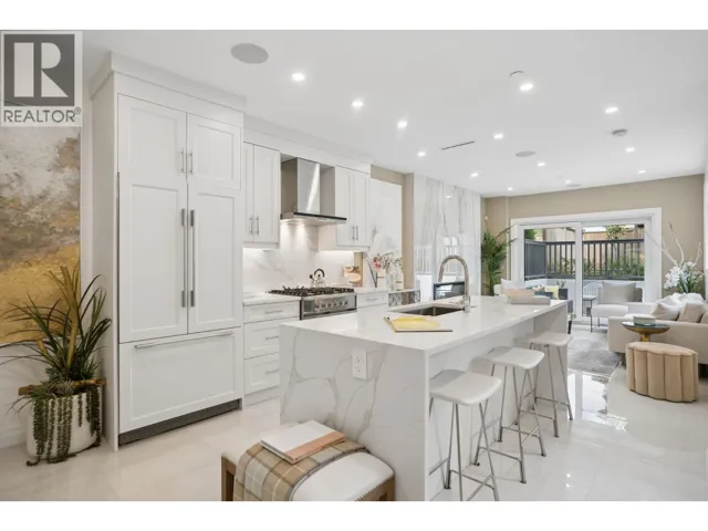 2523 W 8TH AVENUE, Vancouver, British Columbia V6K2B3