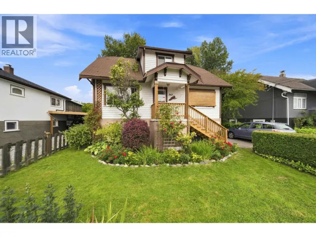 247 WOOD STREET, New Westminster, British Columbia V3M5K5