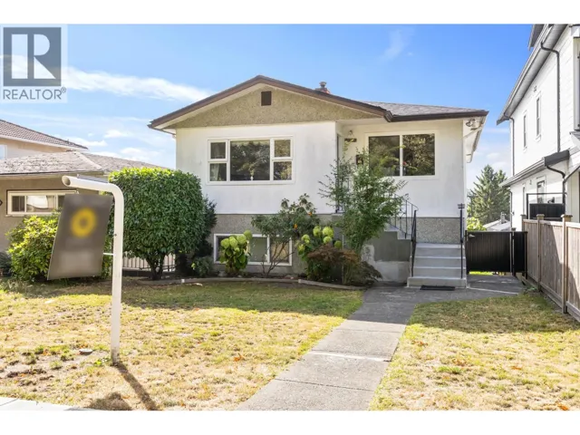 3350 E 8 AVENUE, Vancouver, British Columbia V5M1X9