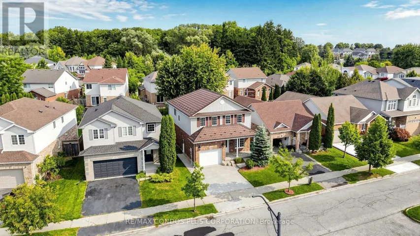 859 BRANDENBURG BOULEVARD, Waterloo, Ontario N2T2X6