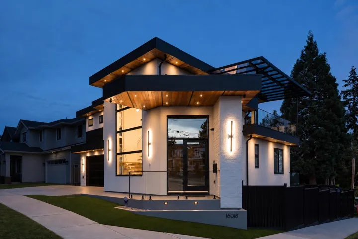 16018 9A AVENUE, Surrey, British Columbia V4A9A7