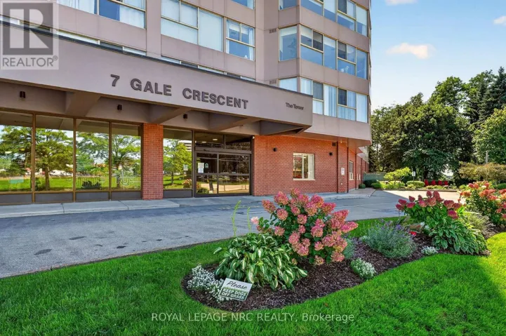 302 - 7 GALE CRESCENT, St. Catharines (E. Chester), Ontario L2R7M8