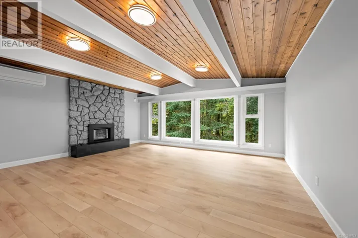 245 Glacier View Dr, Comox, British Columbia V9M1G6
