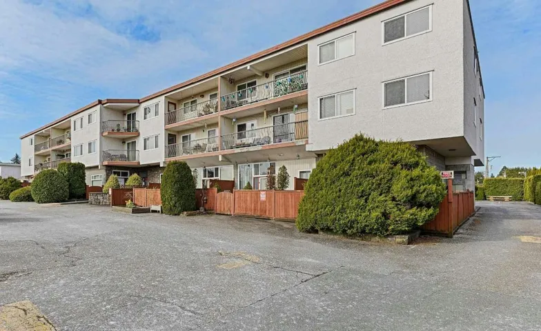 102B 3043 270 STREET, Langley, British Columbia V4W3M2