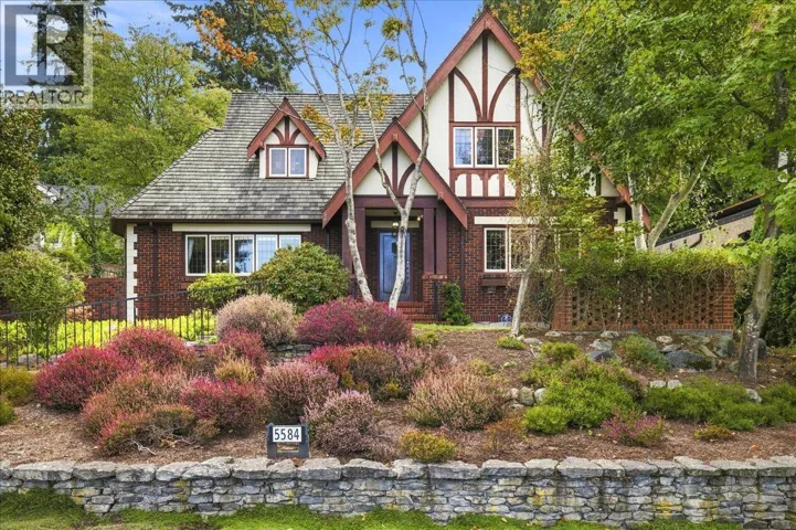 5584 MAPLE STREET, Vancouver, British Columbia V6M3T7