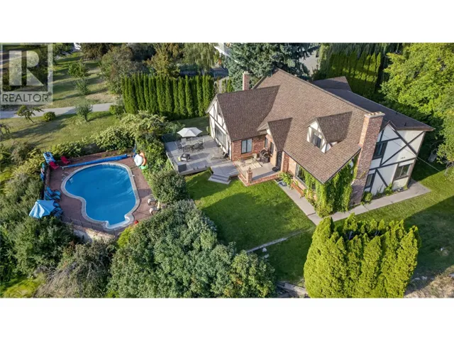 1215 Arawana Road, Naramata, British Columbia V0H1N1