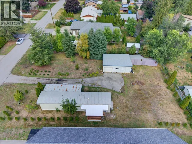405 Gillis Avenue, Sicamous, British Columbia V0E2V1