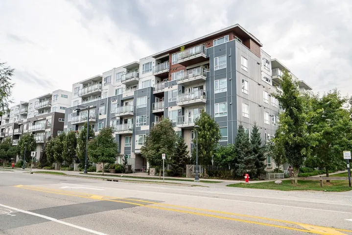 603 10603 140 STREET, Surrey, British Columbia V3T0M8
