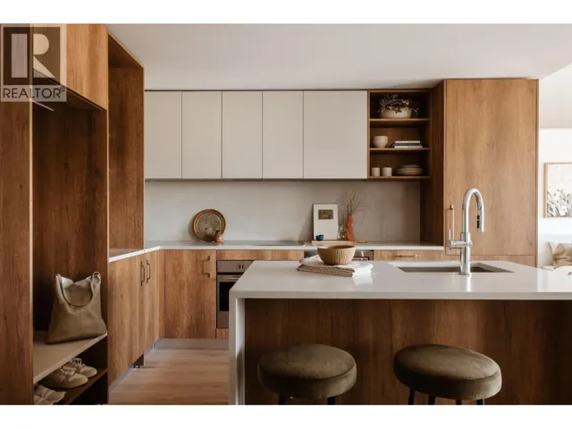 301 133 W 49TH AVENUE, Vancouver, British Columbia V5Z2S3