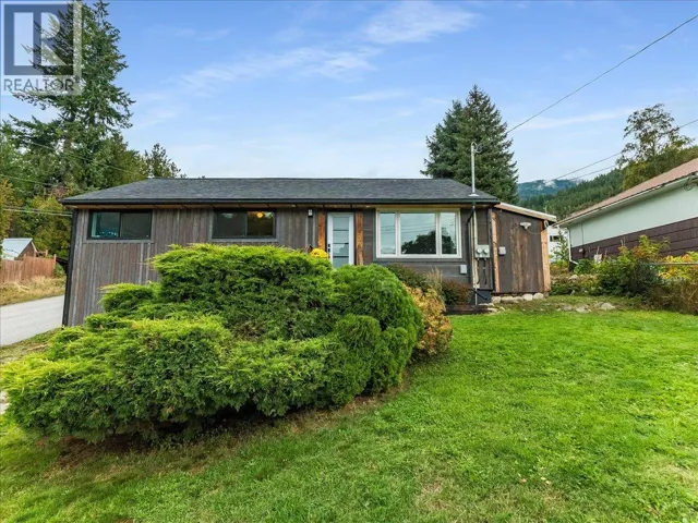 622 EIGHTH Street, Nelson, British Columbia V1L3A7