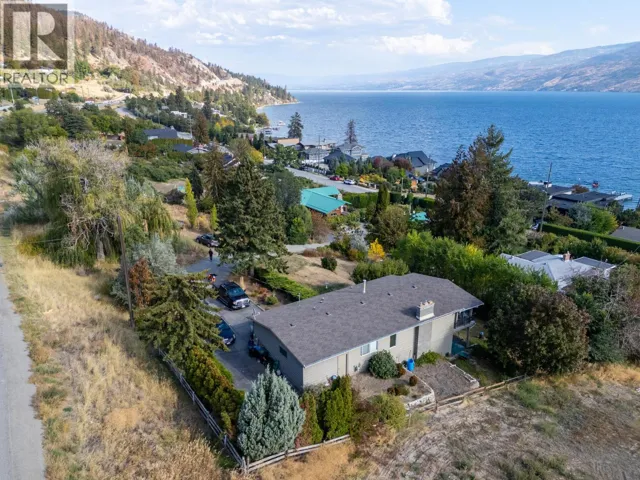 5284 Tailyour Lane, Peachland, British Columbia V0H1X1