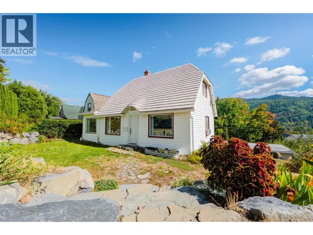 660 Dickens Street, Warfield, British Columbia V1R2B6