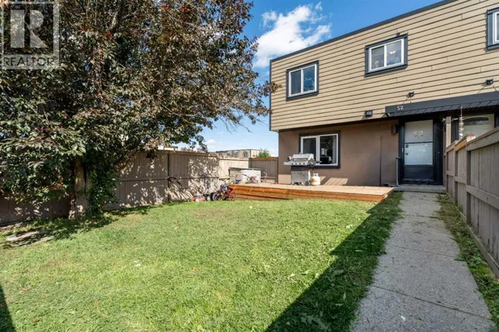 52, 3809 45 Street SW, Calgary, Alberta T3E3H4