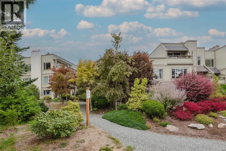 306 2250 Manor Pl, Comox, British Columbia V9M1C5