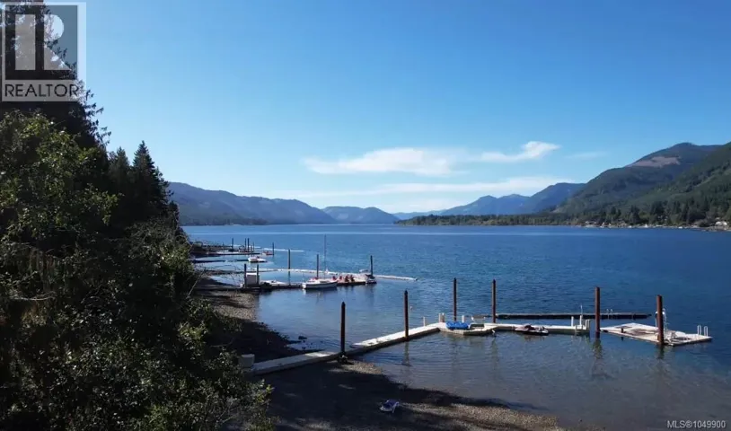 3 8290 Sa-seen-os Rd, Youbou, British Columbia V0R3E1