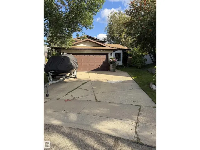 5 Chelsea MR, Sherwood Park, Alberta T8H1E2