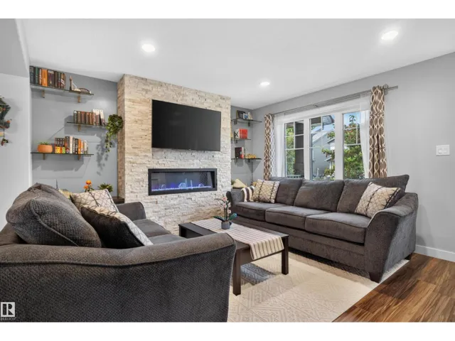 319 DESROCHERS BV SW, Edmonton, Alberta T6W3J1