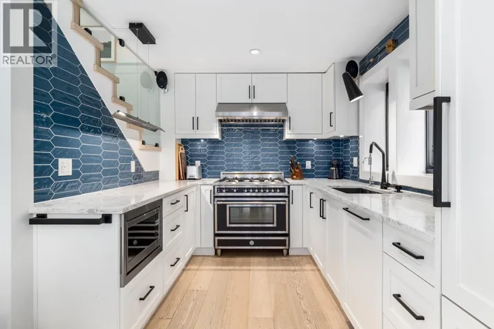 3918 CAROLINA STREET, Vancouver, British Columbia V5V1X8