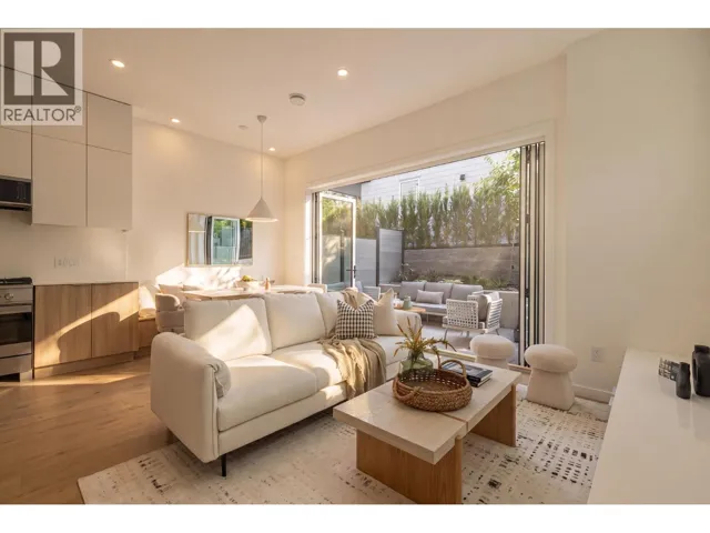 2790 CAMBRIDGE STREET, Vancouver, British Columbia V5K1L7