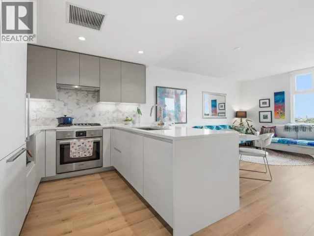 1304 8188 FRASER STREET, Vancouver, British Columbia V5X0J8