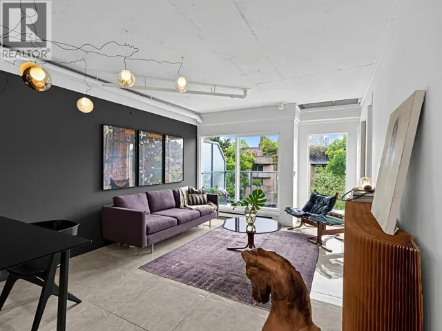7 1355 W 4TH AVENUE, Vancouver, British Columbia V6H3Y8