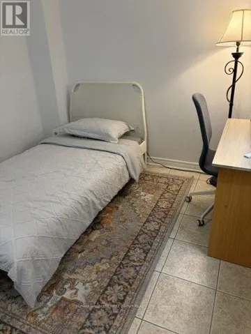 STUDIO BASEMENT - 28 IGNATIUS LANE, Toronto (West Hill), Ontario M1E0A3