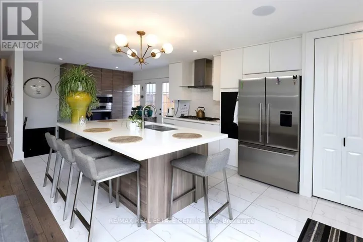 814 EAGLEMOUNT CRESCENT, Mississauga (Erindale), Ontario L5C1N9