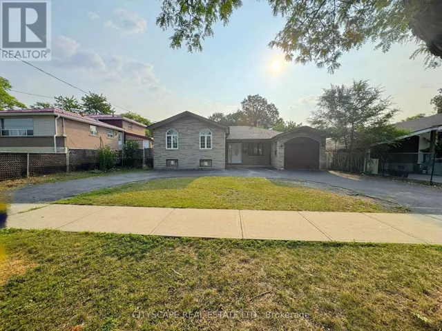 61 BLOOMINGTON CRESCENT, Toronto (Black Creek), Ontario M3N1R2