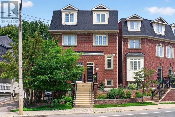 2112 DUNDAS STREET E, Toronto (Woodbine Corridor), Ontario M4L1N1