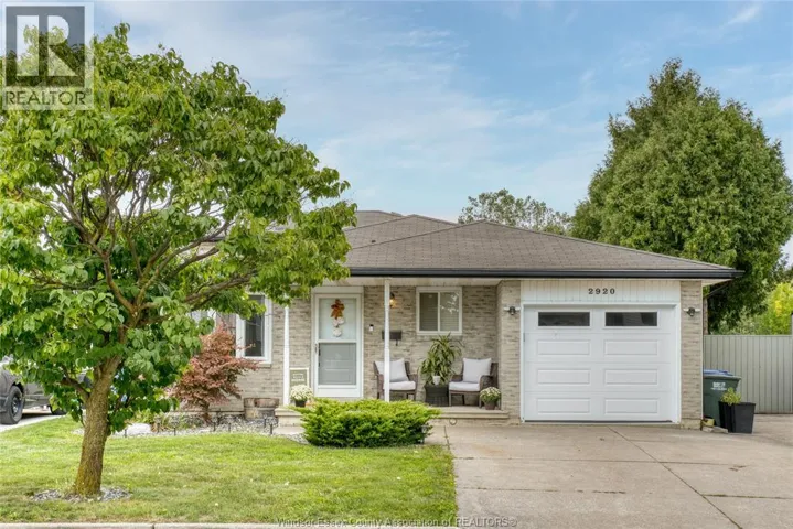 2920 ROBILLARD CRESCENT, Windsor, Ontario N8W5L2