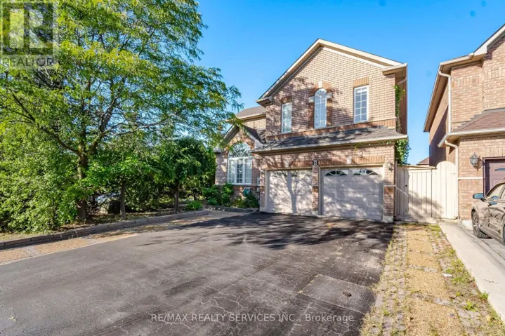 8 RIVERBANK ROAD, Brampton (Sandringham-Wellington), Ontario L6R2H6