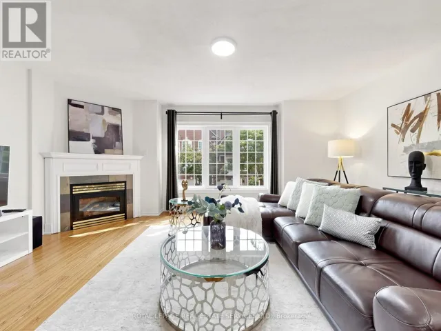11 - 1575 SOUTH PARADE COURT, Mississauga (East Credit), Ontario L5M6E9