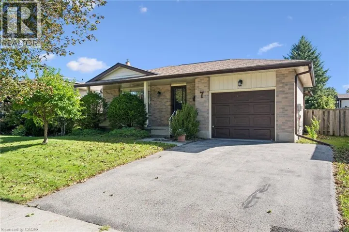 7 COUNTRYSIDE Crescent, Kitchener, Ontario N2E2S8