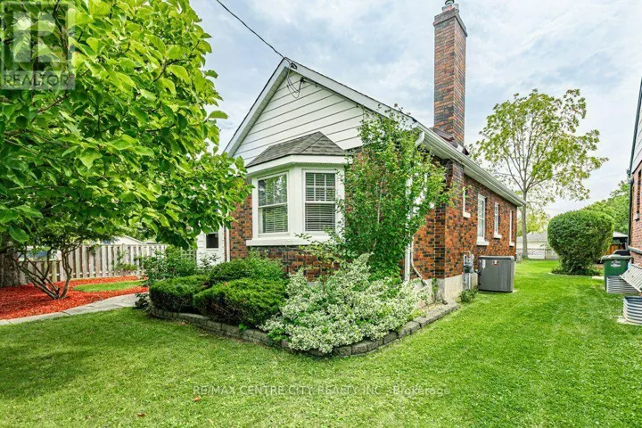 123 1/2 MYRTLE STREET, St. Thomas, Ontario N5R2G2