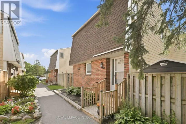 248 SALTER CRESCENT, Ottawa, Ontario K2K1Z2