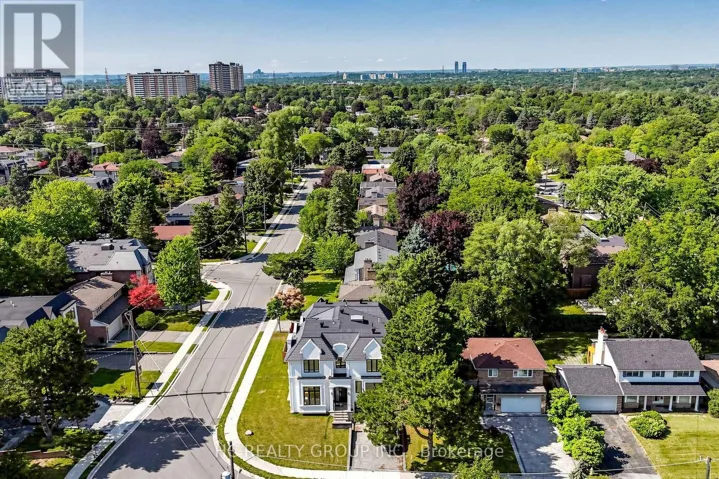 7 KNOLLVIEW CRESCENT, Toronto (Bayview Village), Ontario M2K2C9