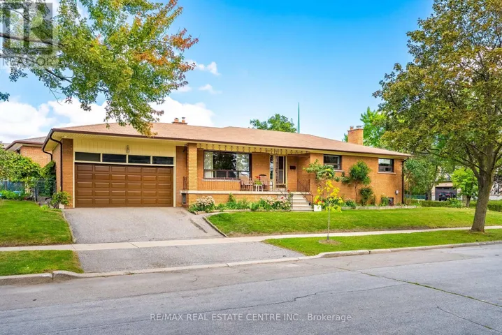 4 DUNREO DRIVE, Toronto (Downsview-Roding-CFB), Ontario M3L2E9
