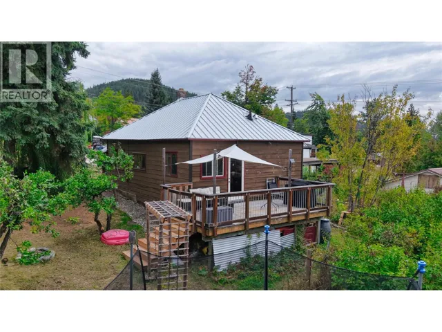 1677 SECOND Avenue, Rossland, British Columbia V0G1Y0