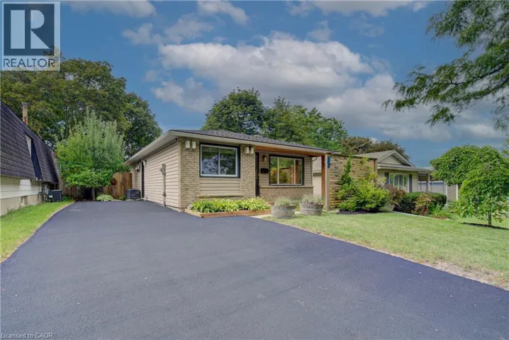 73 CHRISTOPHER Drive, Waterloo, Ontario N2J4J6