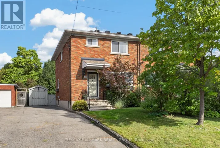 1213 EMPEROR AVENUE, Ottawa, Ontario K1Z8C3