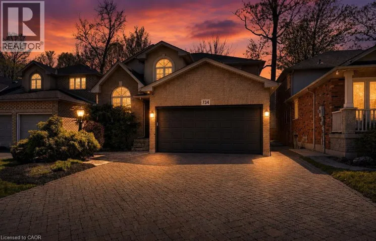 734 BRIGADOON Drive, Hamilton, Ontario L9C7S2