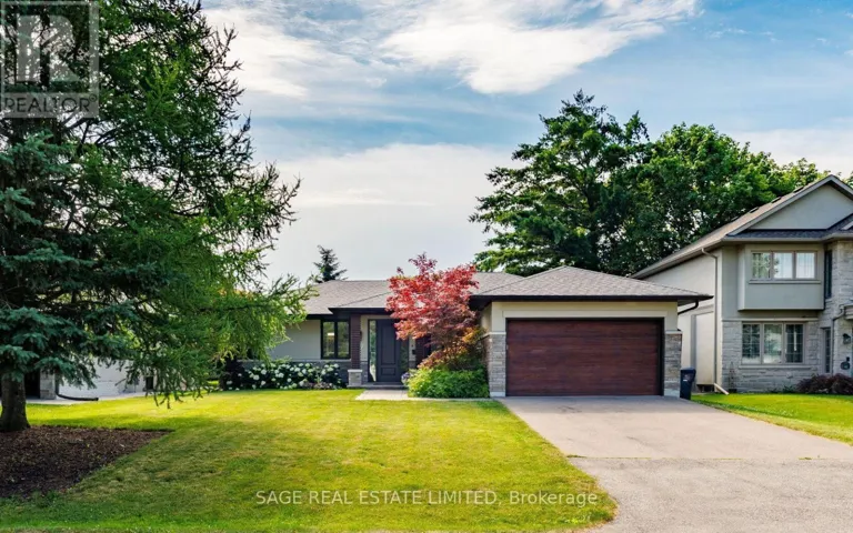 19 OLDHAM ROAD, Toronto (Princess-Rosethorn), Ontario M9A2B8