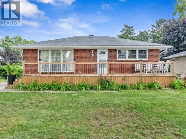 3226 WOODLAWN AVENUE, Windsor, Ontario N8W2J2