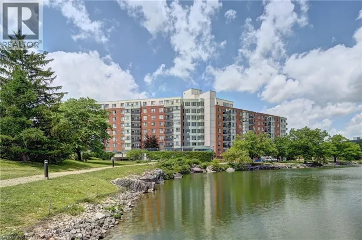 30 BLUE SPRINGS Drive Unit# 305, Waterloo, Ontario N2J4T2