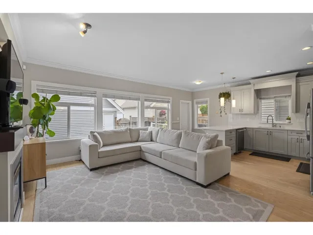 6679 193 STREET, Surrey, British Columbia V4N0C1