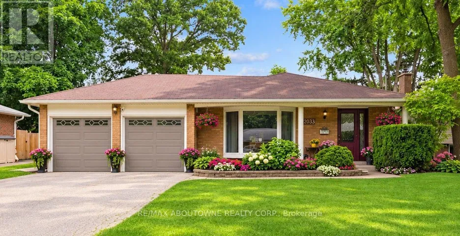 2033 SAXON ROAD, Oakville (WO West), Ontario L6L2V1