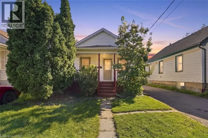 68 HAMILTON Street, St. Catharines, Ontario L2S1K6